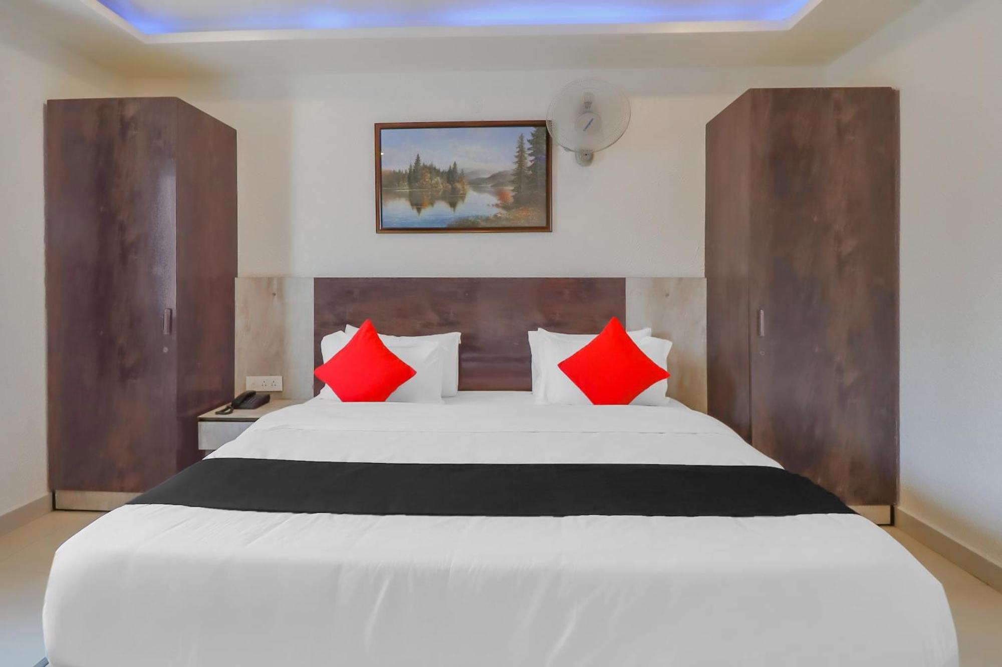 Capital O Royal Galaxy Finesse Near Phoenix Marketcity Бангалор Екстериор снимка